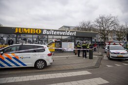 Gewonde bij geweldsincident voor Jumbo in Amsterdam