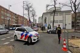 Man gewond in Bos en Lommer