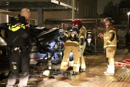 Auto van anderhalve ton in brand