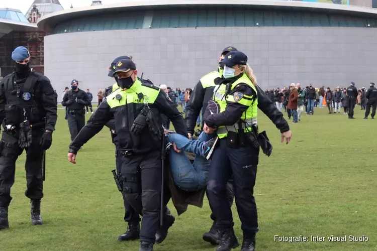Demonstraties op Museumplein en Westerpark: eerste aanhoudingen verricht