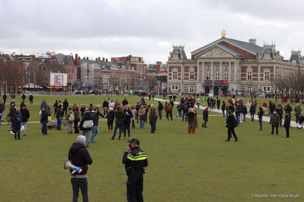Demonstraties Op Museumplein En Westerpark Eerste Aanhoudingen Verricht