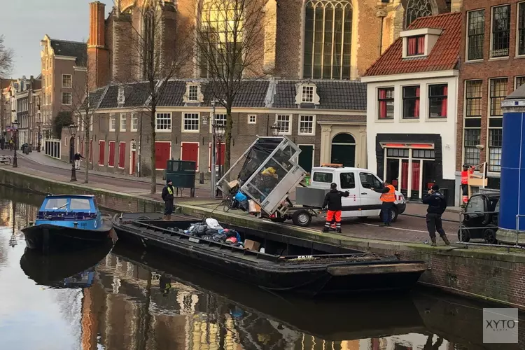 Proef met afvalboten in Amsterdam Centrum
