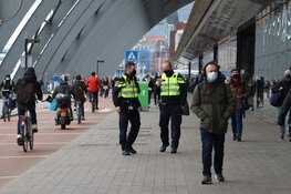 Amsterdam CS deels ontruimd na vondst verdacht pakketje