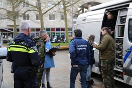 Onderzoek naar explosief op gevel winkelpand Bijlmerplein