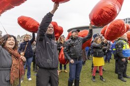 Opnieuw veel "koffiedrinkers" op Museumplein. Ontruiming inmiddels begonnen