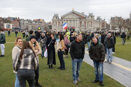 Opnieuw veel "koffiedrinkers" op Museumplein. Ontruiming inmiddels begonnen