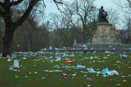 Enorme rommel in Vondelpark na ontruiming