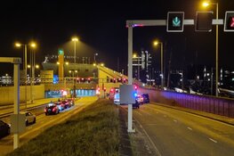 Steekpartij in taxi in IJtunnel leidt tot chaos