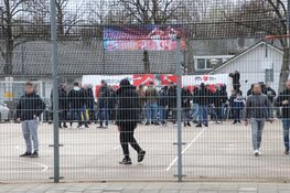 Ajax-supporters eren Abdelhak Nouri op zijn verjaardag