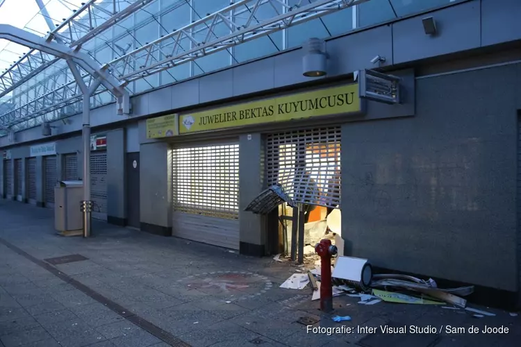 Enorme schade door kraak op juwelier in Noord