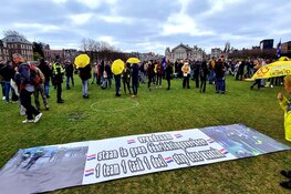 Ook op 1e Paasdag vele "koffiedrinkers" op Museumplein