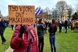 Ook op 1e Paasdag vele "koffiedrinkers" op Museumplein