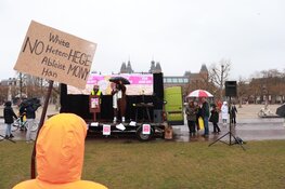 Protest tegen anti-Aziatisch racisme op het Museumplein