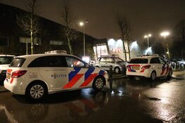 Personeel bedreigd en klant beroofd bij KFC in West