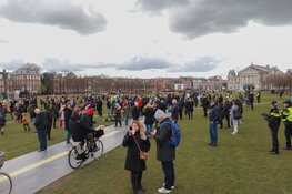 Coronaprotesten op Museumplein en Stadsplein Amstelveen