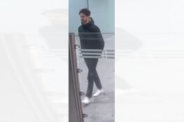 Gezocht: Politie deelt beelden van vernieling GGD-teststraat RAI