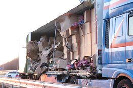 Ongeluk met vrachtwagens op A9 zorgt voor ravage