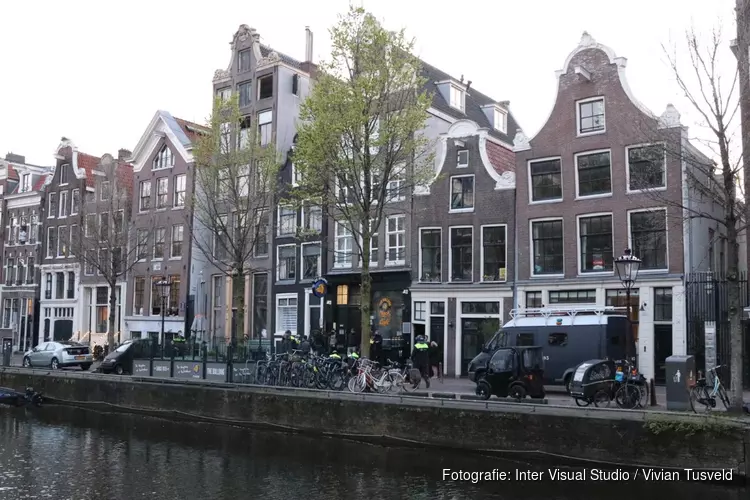 Kraakpand Oudezijds Voorburgwal ontruimd: vier aanhoudingen