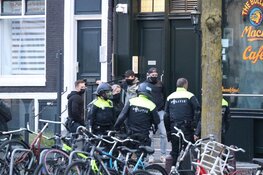 Kraakpand Oudezijds Voorburgwal ontruimd: vier aanhoudingen