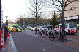 Man in borst gestoken in Amsterdam-Zuidoost, slachtoffer met spoed naar ziekenhuis