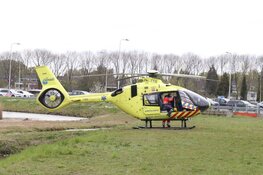 Auto te water in Amstelveen: traumaheli ter plekke