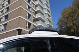 Overval op flatwoning, politie zoekt man met vuurwapen