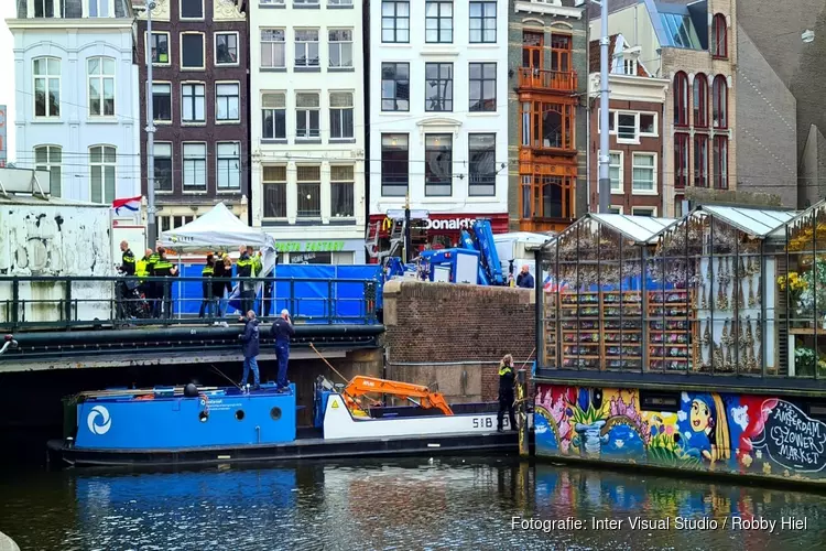 Stoffelijk overschot gevonden in gracht bij Muntplein