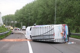 Bestelbus gecrasht op Knooppunt Watergraafsmeer