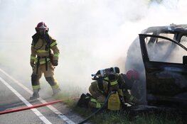 Auto door brand verwoest op Coentunnel-circuit