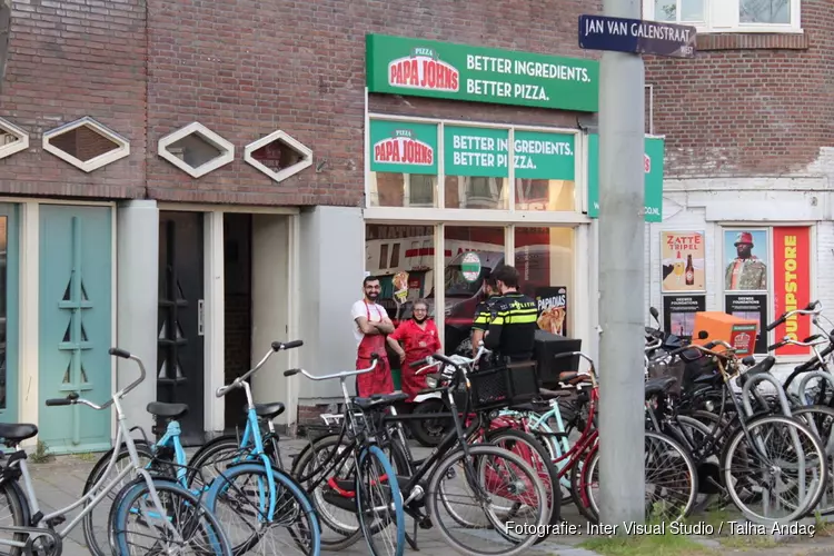 Bezorger van Papa john&#39;s met mes bedreigd in Amsterdam-West