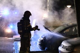 Auto uitgebrand in Amsterdam Osdorp; vermoedelijk brandstichting