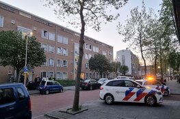Arrestatieteam valt appartement in Geuzenveld binnen