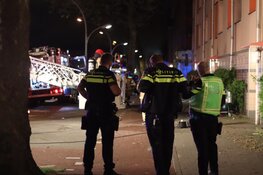 Politie schiet man neer bij Amsterdams bureau Overtoomsesluis