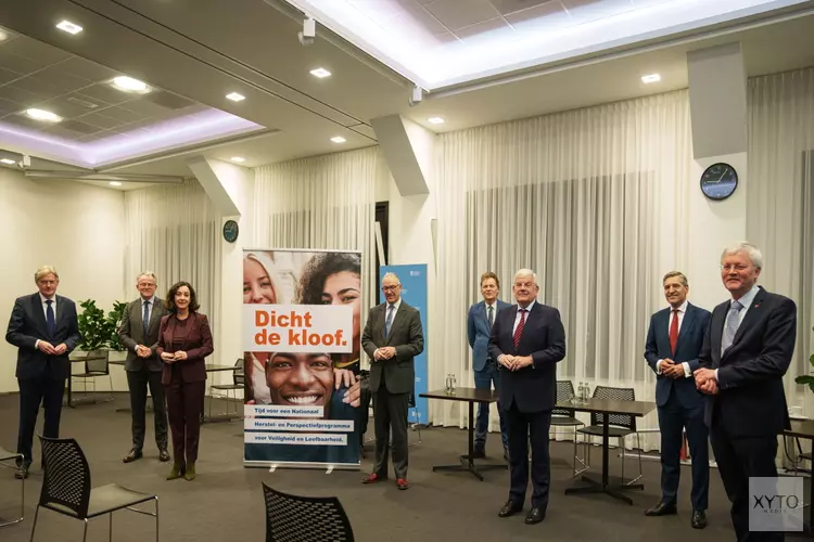Burgemeesters en maatschappelijke partners aan Kamer en kabinet: &#39;Geef 1 miljoen Nederlanders perspectief&#39;