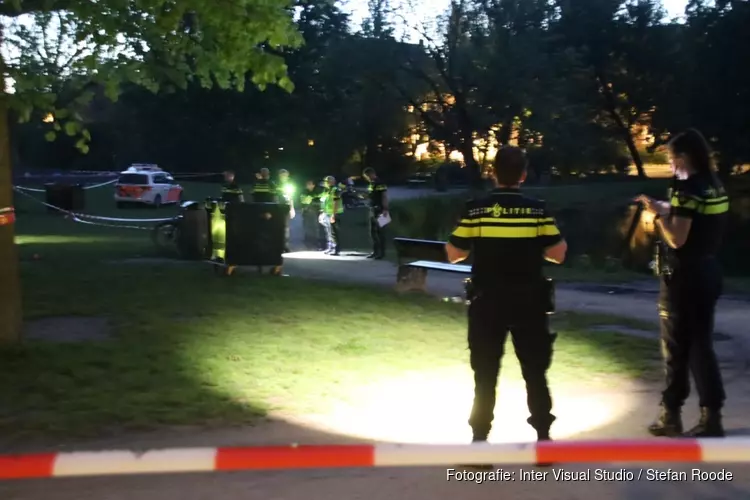 Politie schiet man in been in Vondelpark