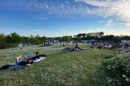 Gezellige drukte op Schinkeleilanden, maar ook heel veel troep