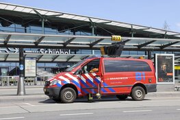 Brandweer rukt uit voor vastgelopen remmen trein op Schiphol