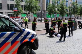 Man met wapen overmeesterd na dreigende situatie