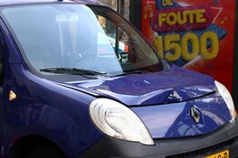 Voetganger gewond na aanrijding met auto op Overtoom