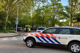 Messen gebruikt bij grote vechtpartij in park in Amsterdam, vier aanhoudingen