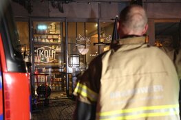 Brand in restaurant op IJburg, veel hulpdiensten ter plaatse
