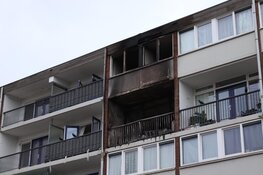 Uitslaande brand in flatwoning Geuzenveld