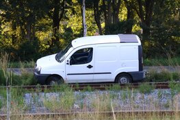 Auto op trambaan in Amstelveen, tramverkeer gestremd