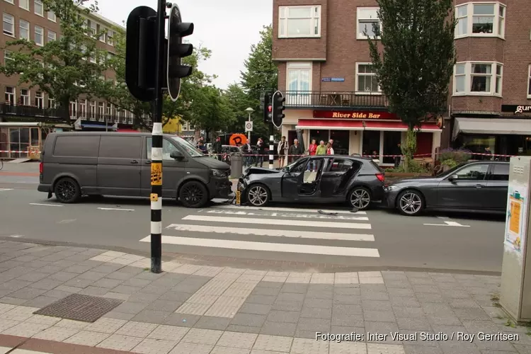 Bestelbus veroorzaakt ongeval, meerdere gewonden