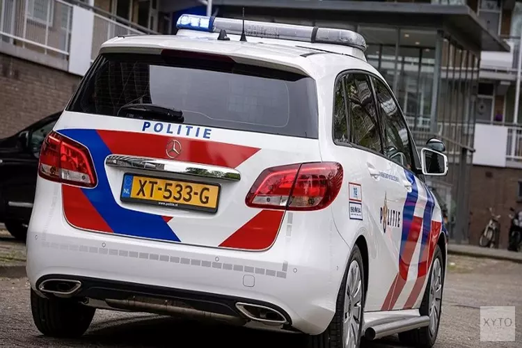 Postpakketten met drugs leiden naar drugsvondst in woning