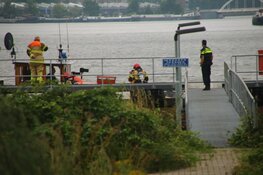 Brand op binnenvaartschip in Amsterdam-Oost