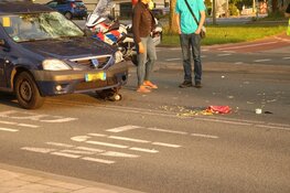 Scooterrijder zwaargewond na botsing met auto