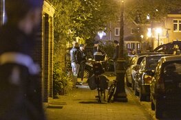 Inval Koninklijke Marechaussee in woning in Amsterdam-Noord