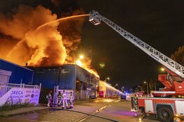 Grote brand in opslagloods Sloterdijk