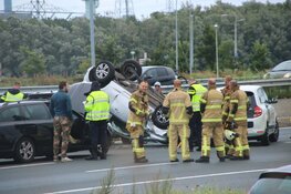 Ravage na ongeluk op A1, wonder boven wonder geen zwaargewonden